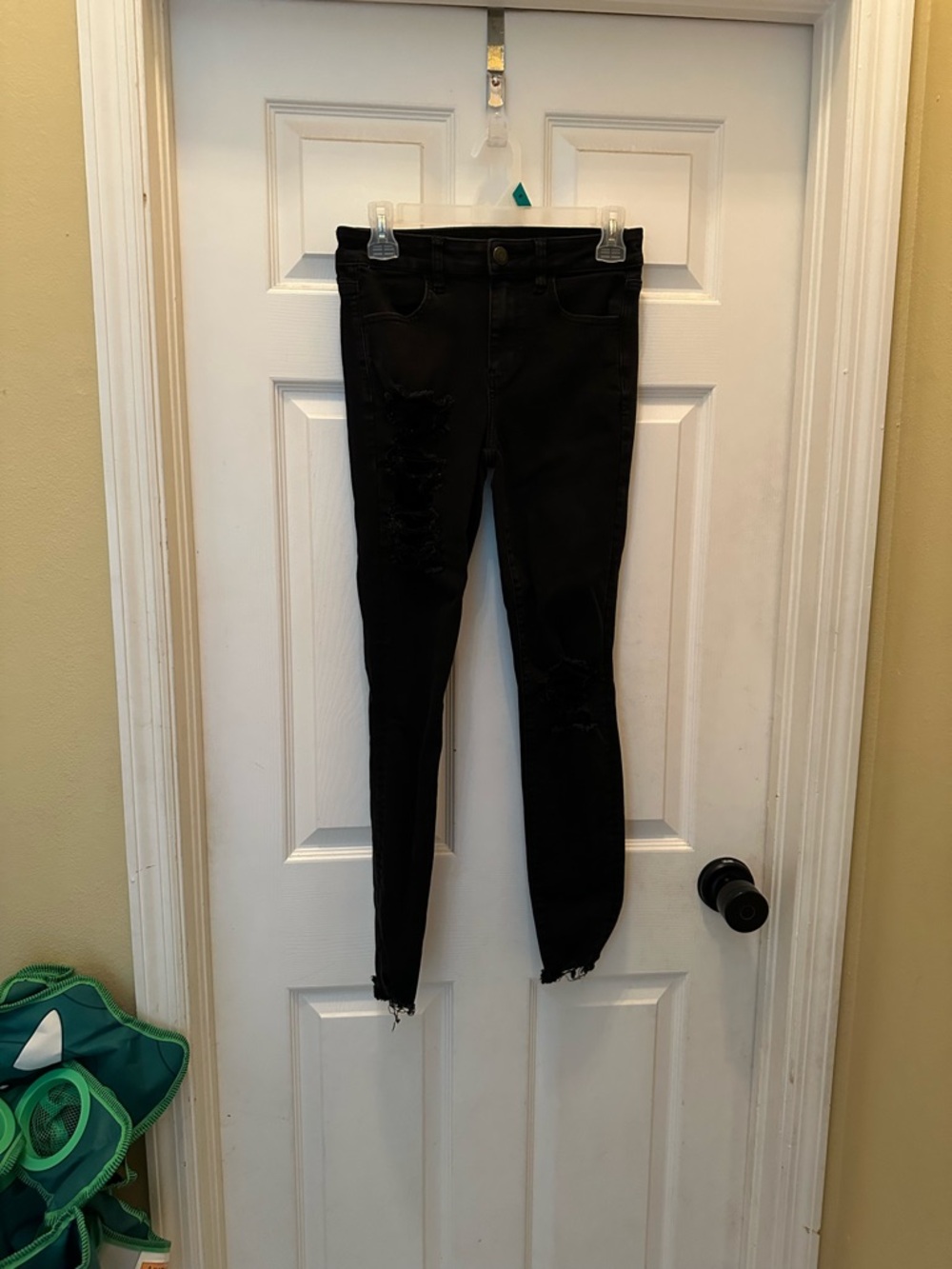 American Eagle Outfitters Black Distressed Skinny Jeans